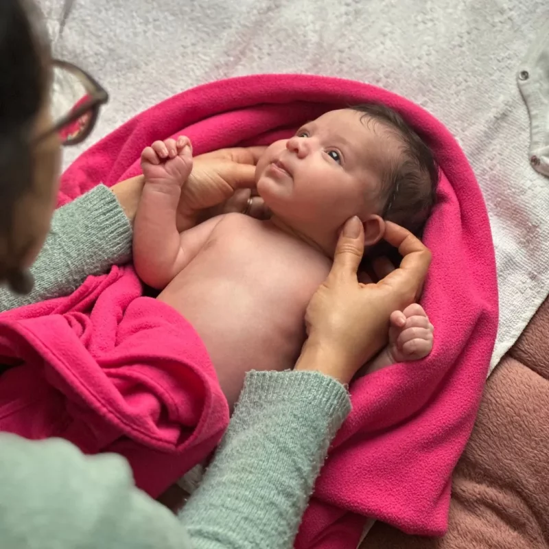 Pourquoi masser bebe